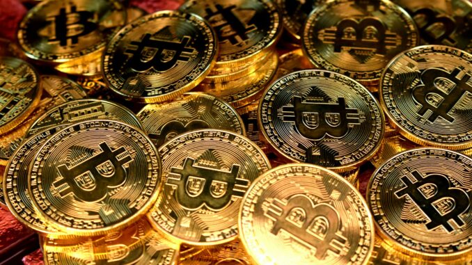 Bitcoin LTHs Hold Significantly More Loss Now Compared To May-July 2021