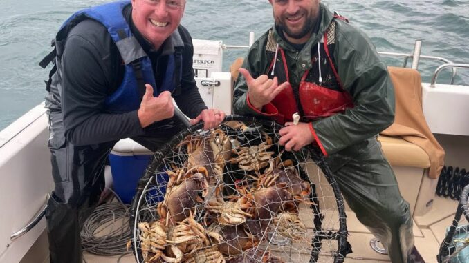 Helium Network Hotspots Track California Crabs