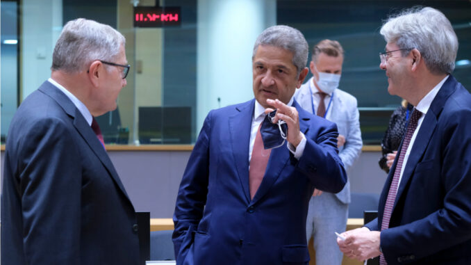 Top ECB Official Ramps Up Anti-Crypto Rhetoric, Calls for Global Regulations