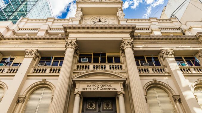 Argentina's Central Bank Bans Lenders From Offering Crypto Services
