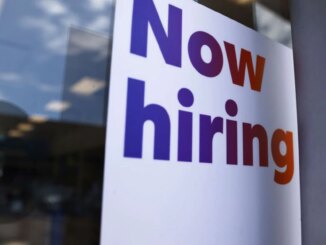 US Jobs Report Shows Gain of 428,000, Adding to Price Pressures