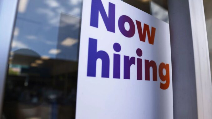 US Jobs Report Shows Gain of 428,000, Adding to Price Pressures