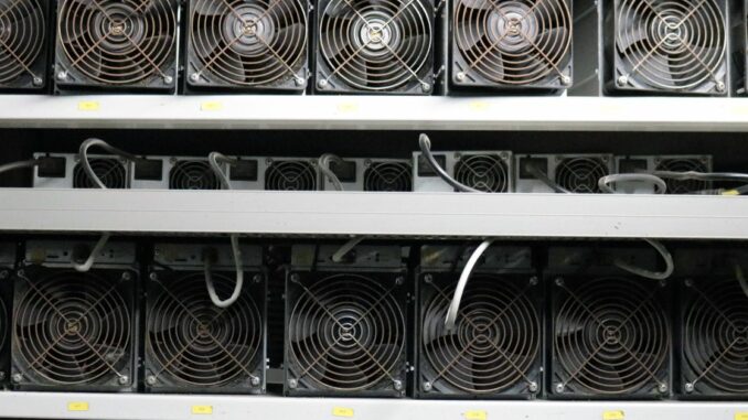 Bitcoin Miner Cathedra Slashes Payroll Costs More Than 60% With Job, Salary Cuts