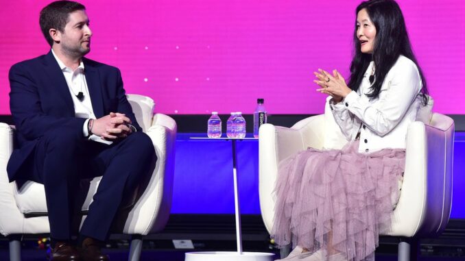 GBTC Shares Surge to a One-Year High, Discount Drops to 30%