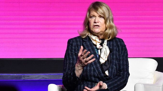 Lawmakers Lummis and Hill Urge DOJ Decision on Charging Binance and Tether for Aiding Hamas