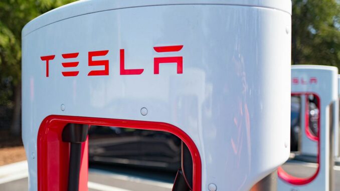 Tesla Keeps Bitcoin Stash Steady at 9,720 BTC in Q3