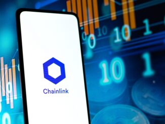 Stellar integrates Chainlink’s CCIP, fueling LINK’s 3.6% rebound and advancing real-world asset tokenization growth.