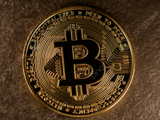 Weekend Trap? Bitcoin Enters Choppy Range As Critical Trend Line Holds Below