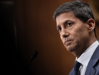 New Fed Chair Kevin Warsh Ditches Rate Signals, Bitcoin Slides as Nasdaq Bounces 1.5%
